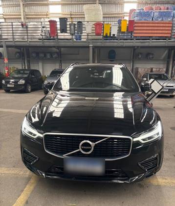VOLVO XC60 2.0 T8 HYBRID R-DESIGN AWD GEARTRONIC VOLVO XC60 2.0 T8 HYBRID R-DESIGN AWD GEARTRONIC